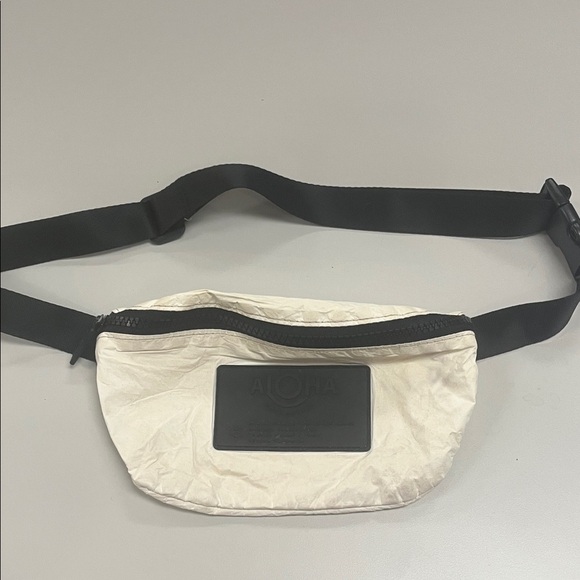 ALOHA Collection Cream and Black Belt Bag - Picture 1 of 7